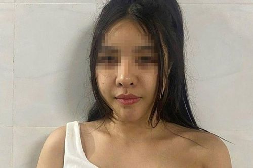 Vụ bắt quả tang đôi nam nữ mua bán dâm trong nhà nghỉ ở Hà Nội: 'Tú bà' hưởng 2,5 triệu đồng