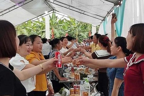 Hơn 1.700 thôn, tổ dân phố Hải Phòng ăn 'bữa cơm đoàn kết' mừng ngày giải phóng