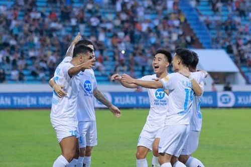 Thắng Đông Á Thanh Hóa, CLB Thép xanh Nam Định tiến gần hơn chức vô địch V. League