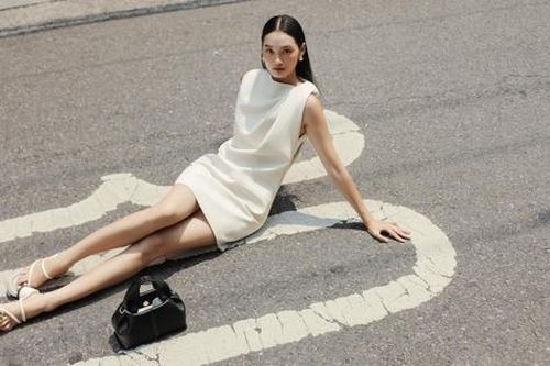 10 outfit hè quyến rũ mang lại may mắn, tài lộc cho người mệnh Kim