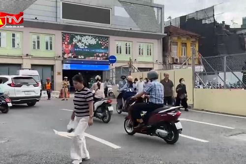 Phân luồng giao thông đường Trần Hưng Đạo để thi công ga ngầm S12