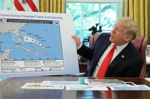 Ám ảnh về bản đồ của ông Trump