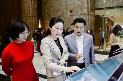 Hà Nội đẩy mạnh trang bị kỹ năng số cho người dân