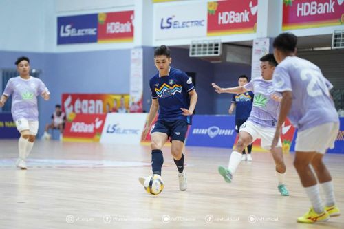 Thái Sơn Bắc 'hụt hơi', nhà vô địch nới rộng cách biệt