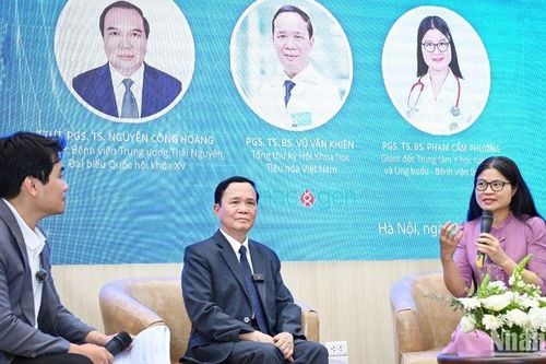 Ung thư đại trực tràng: Đừng chờ đợi xuất hiện triệu chứng mới hành động