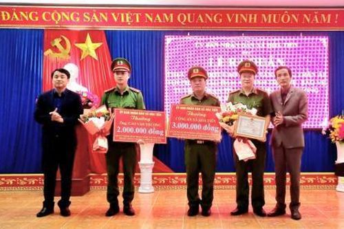 Góp phần xây dựng Hòa Tiến thành vùng nông thôn mới nâng cao kiểu mẫu
