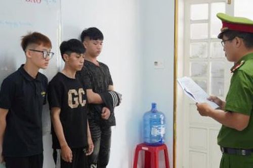 Đà Nẵng khởi tố 21 đối tượng mang hung khí dạo phố gặp người khác là tấn công