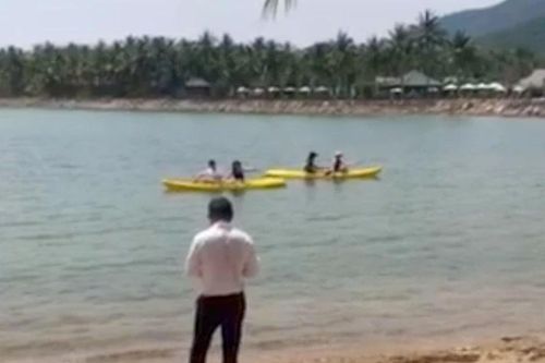 TP Nha Trang xác minh vụ du khách nước ngoài bị yêu cầu rời khỏi bãi biển