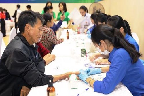 Thầy thuốc trẻ xứ Thanh xung kích, tình nguyện vì sức khỏe cộng đồng