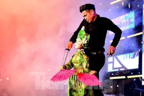 Phiêu cùng màn múa rối 'Cô đôi thượng ngàn'