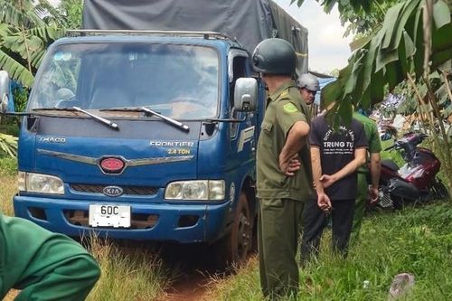 Phát hiện thi thể trẻ sơ sinh đang phân hủy trong túi vải đen