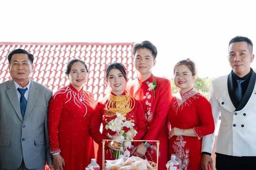 Đám cưới con trai chủ tiệm vàng ở Long An gây sốt vì chi tiết thú vị