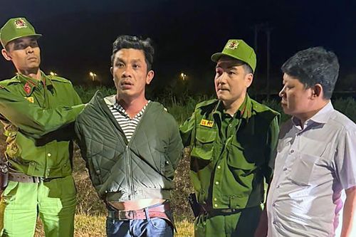 20 phút cảnh sát dùng xe đặc chủng truy bắt kẻ trộm ô tô khách