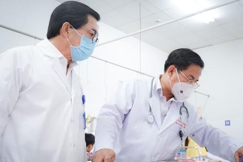 Đoàn khách 24 người gặp nạn: 4 trường hợp phải đi cấp cứu