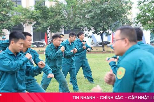 Tự vệ 8 sở, ngành tham gia giáo dục chính trị và huấn luyện quân sự
