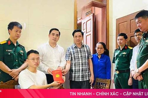 Thăm hỏi trung úy quân sự có hoàn cảnh éo le