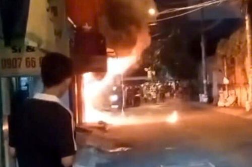 TP Hồ Chí Minh: Cháy lớn cửa hàng điện lạnh khiến một người tử vong