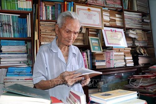 'Lão làng' suốt đời học Bác