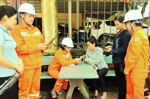 Đưa thanh toán không dùng tiền mặt đến từng bản làng vùng cao