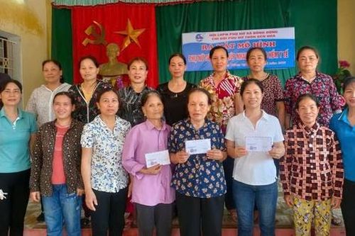 Giúp hội viên giảm nghèo với 'Tổ, nhóm phụ nữ tiết kiệm giúp nhau mua bảo hiểm y tế'