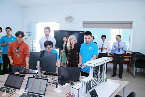 Nhân lực chất lượng cao cho kỷ nguyên vươn mình phát triển (Bài 1)