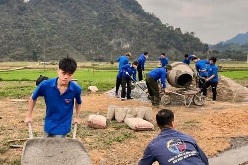 Chuyện xóa nhà tạm ở vùng cao - Bài 4: Áo xanh nhập cuộc