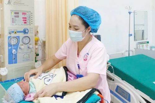 Phát huy vai trò của điều dưỡng trong chăm sóc và bảo vệ sức khỏe Nhân dân