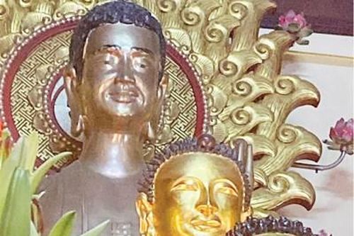 Tượng Phật bằng đất ở hai ngôi chùa cổ