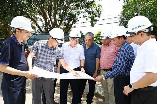 Hoàn thành giai đoạn 1 thi công đoạn tuyến đi chung 6 mạch của Dự án đường dây 500/220kV Nho Quan - Phủ Lý - Thường Tín