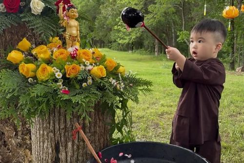 Tắm Phật là gột rửa lòng mình