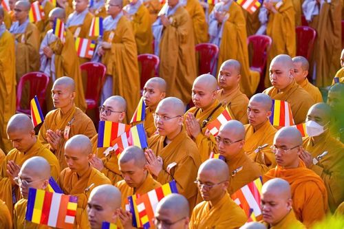 Hàng ngàn Tăng Ni, Phật tử tham dự Đại lễ Phật đản Phật lịch 2569 tại TP.HCM