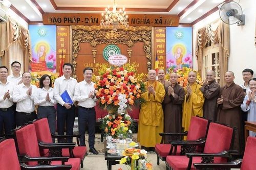 Bí thư T.Ư Đoàn Nguyễn Tường Lâm thăm, chúc mừng GHPGVN nhân Đại lễ Phật đản