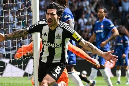 Gục ngã trước Newcastle, Chelsea nguy cơ rơi khỏi Top 5
