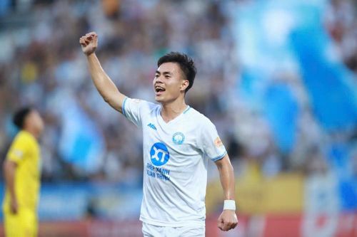Tỏa sáng ở V-League, tiền vệ Lý Công Hoàng Anh có thể trở lại tuyển Việt Nam?