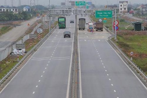 Bộ Xây dựng yêu cầu rà soát, xử lý bất cập tổ chức giao thông trên cao tốc