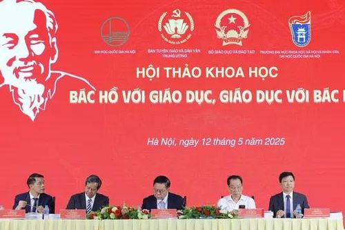 Học tập suốt đời theo tư tưởng Hồ Chí Minh