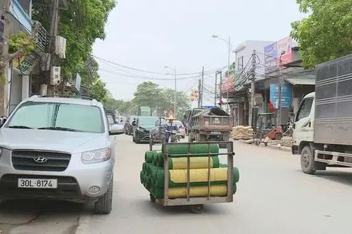Tình trạng ngang nhiên lấn chiếm lòng đường tại huyện Đông Anh