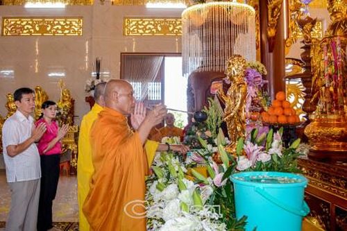 Trang nghiêm Lễ tắm Phật