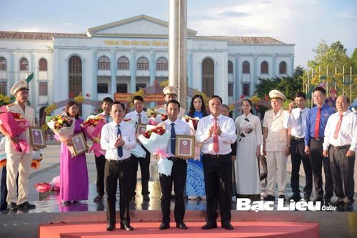 Tuổi trẻ học đường học tập và làm theo Bác