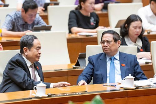 Quốc hội thảo luận về việc rút ngắn nhiệm kỳ khóa XV