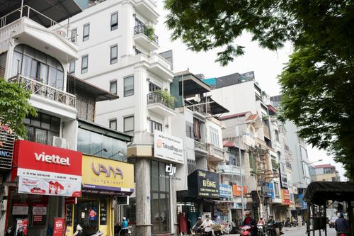 Nhà mặt phố trung tâm Hà Nội 'nóng' trở lại, siêu đắt đỏ vẫn hút khách mua