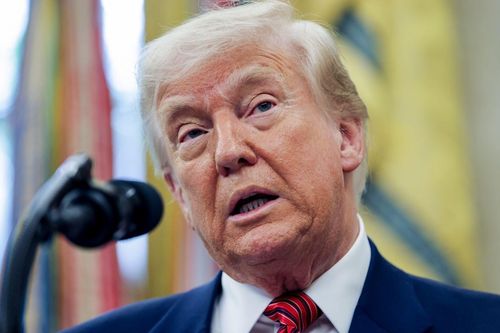 Ông Trump tuyên bố cắt giảm giá thuốc tới 80%