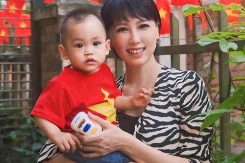 Mẹ vợ Đoàn Văn Hậu lại gây chú ý