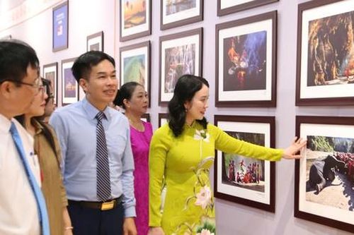 Triển lãm ảnh 'Đất nước, con người ASEAN': Lan tỏa tinh thần đoàn kết, hữu nghị trong cộng đồng ASEAN