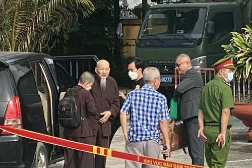 Làm rõ hành vi lừa đảo và loạn luân ở 'Tịnh thất Bồng Lai'