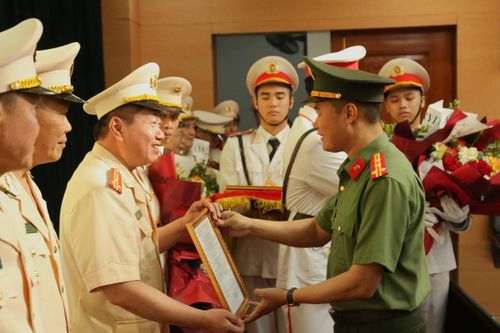 Tạo điều kiện thuận lợi cho việc sắp xếp, kiện toàn bộ máy Công an Hà Nội