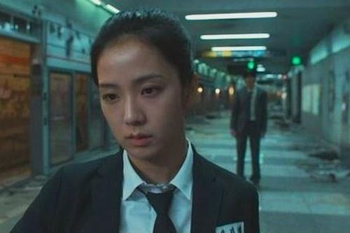 Phim của Lee Min Ho, Jisoo gây bức xúc