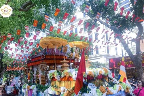 Cung rước Xá lợi Đức Phật tại Hà Nội