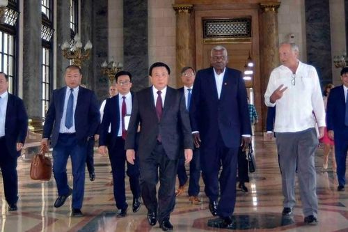 Tiếp tục củng cố và phát triển mối quan hệ hữu nghị đặc biệt Việt Nam-Cuba