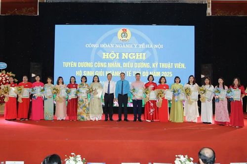 Ngành Y tế Hà Nội tuyên dương 182 công nhân, điều dưỡng, kỹ thuật viên, hộ sinh giỏi năm 2025